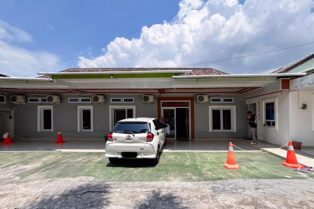 Kostel 99 Pangkal Pinang Redpartner Hotel Exterior photo