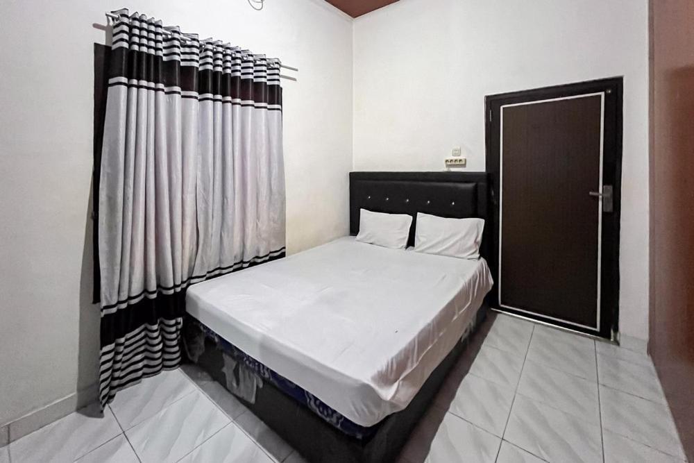 Kostel 99 Pangkal Pinang Redpartner Hotel Exterior photo