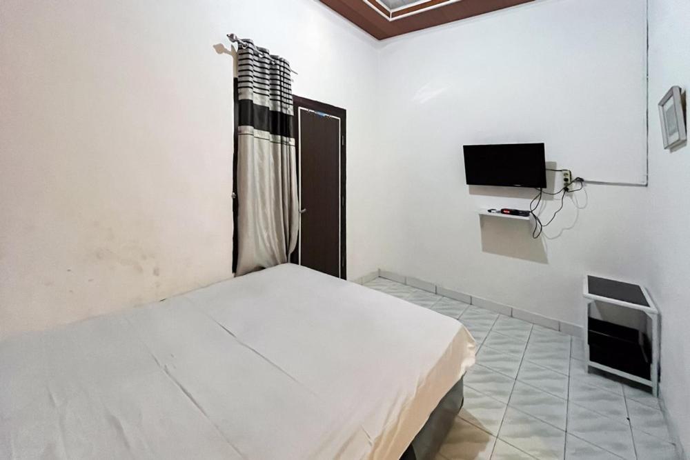 Kostel 99 Pangkal Pinang Redpartner Hotel Exterior photo